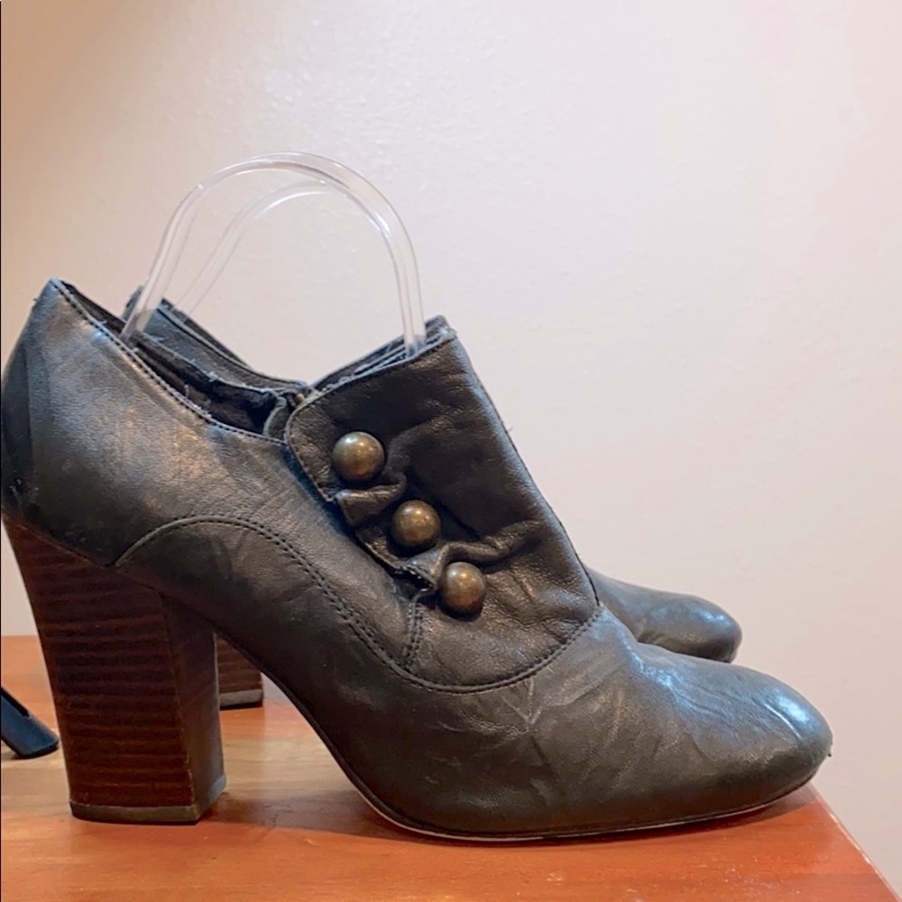 Seychelles Steampunk Side Zip Chunky Heel Booties sz 10